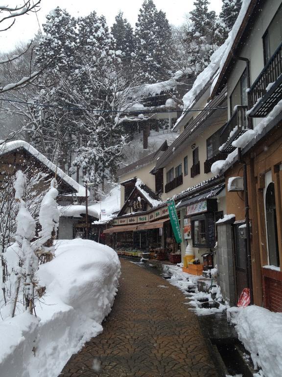 ホテルSawataya 野沢温泉村 エクステリア 写真